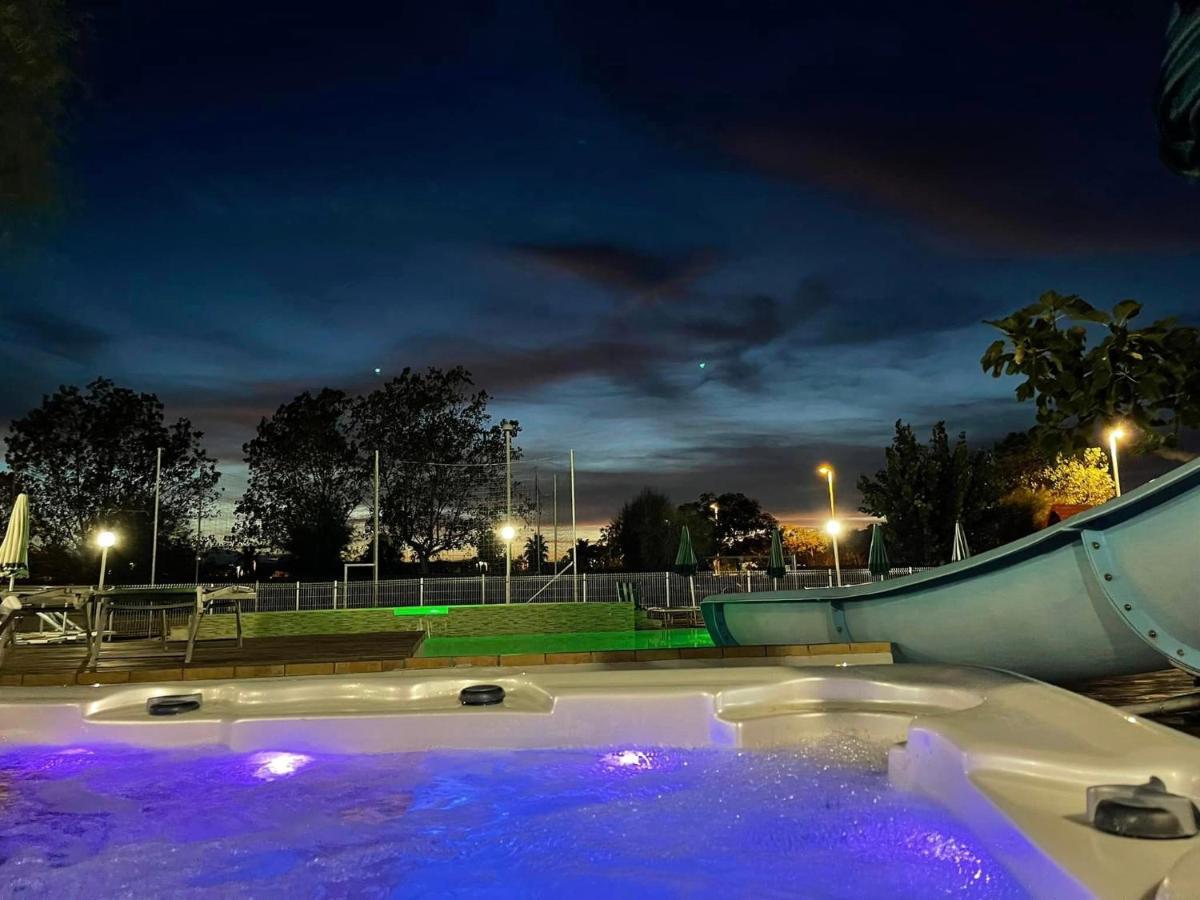 מרינה די מונטנרו Lianna Beach Resort מראה חיצוני תמונה